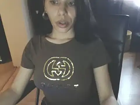 Snapshot of GoldenSasha chatting on February 19, 2025, 10:53 pm GoldenSasha online show from February 19, 2025, 10:53 pm