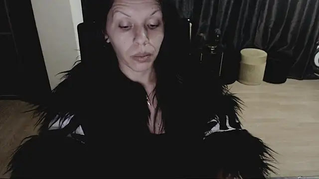 Snapshot of GoldenSasha chatting on October 7, 2025, 8:48 am GoldenSasha online show from October 7, 2025, 8:48 am