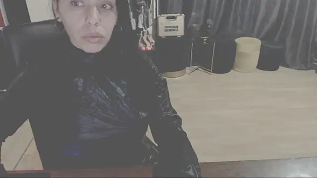 GoldenSasha online show from December 13, 2025, 10:49 pm