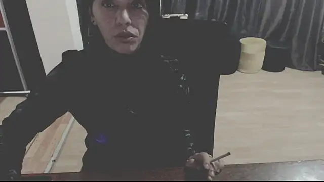 Snapshot of GoldenSasha chatting on October 12, 2025, 7:48 pm GoldenSasha online show from October 12, 2025, 7:48 pm