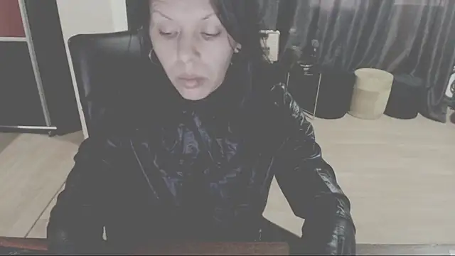 Snapshot of GoldenSasha chatting on October 4, 2025, 4:08 pm GoldenSasha online show from October 4, 2025, 4:08 pm