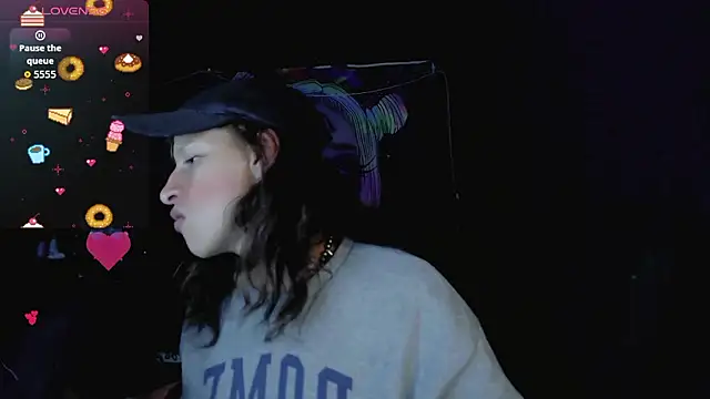 Snapshot of Summer_XO chatting on January 17, 2026, 10:57 pm Summer XO online show from January 17, 2026, 10:57 pm