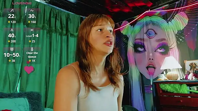 Summer XO online show from April 13, 2026, 10:03 pm