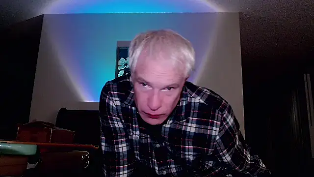 Snapshot of Snarfle82 chatting on October 26, 2025, 4:35 am Snarfle82 online show from October 26, 2025, 4:35 am