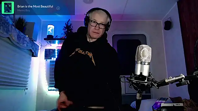 Snapshot of Snarfle82 chatting on February 5, 2025, 11:55 am Snarfle82 online show from February 5, 2025, 11:55 am