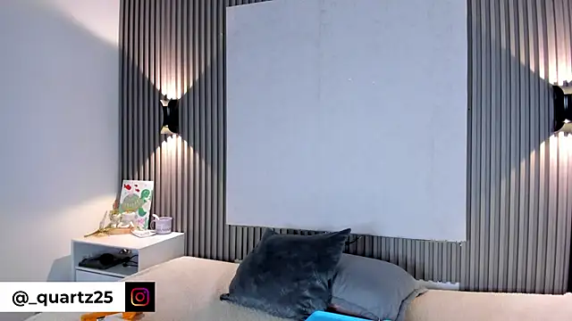 Zafiiraa online show from April 16, 2026, 3:51 am