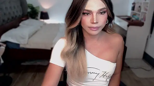 liaa lurrecams online show from October 19, 2025, 3:04 pm