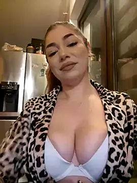 Ella sweety online show from January 3, 2025, 9:15 pm