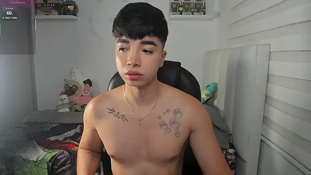 Snapshot of santy7v7 chatting on February 25, 2026, 1:44 pm santy7v7 online show from February 25, 2026, 1:44 pm