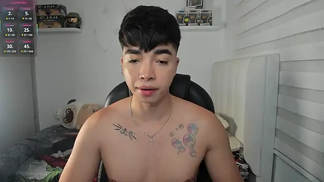 Snapshot of santy7v7 chatting on February 24, 2026, 1:34 pm santy7v7 online show from February 24, 2026, 1:34 pm