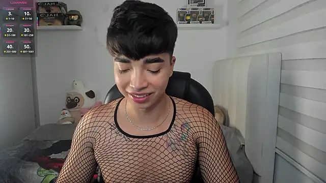 Snapshot of santy7v7 chatting on March 1, 2026, 1:33 pm santy7v7 online show from March 1, 2026, 1:33 pm