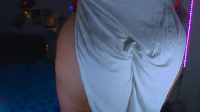 Snapshot of sweet_vanessa_22 chatting on October 2, 2025, 4:38 am sweet vanessa 22 online show from October 2, 2025, 4:38 am