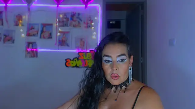 Snapshot of sweet_vanessa_22 chatting on January 24, 2025, 2:18 am sweet vanessa 22 online show from January 24, 2025, 2:18 am