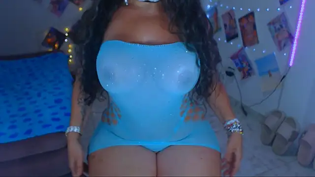 Snapshot of sweet_vanessa_22 chatting on March 12, 2025, 3:24 am sweet vanessa 22 online show from March 12, 2025, 3:24 am