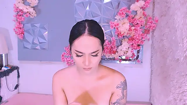 Oriental Tiara online show from January 11, 2026, 5:36 am