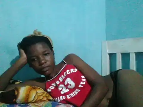 sweetchic  online show from March 12, 2025, 10:39 pm