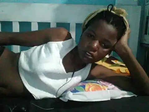 sweetchic  online show from March 11, 2025, 9:37 pm