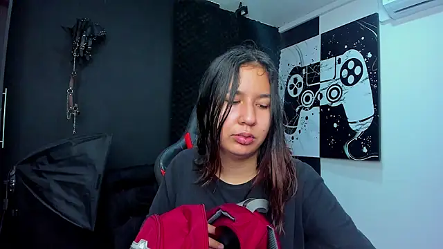 Lia sarahi online show from February 17, 2025, 11:13 am