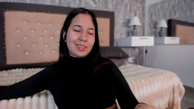 Lia sarahi online show from October 2, 2025, 11:35 am