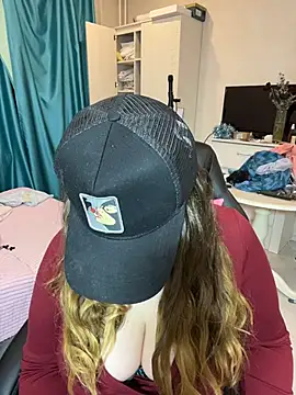 DienkaGreen online show from February 7, 2026, 3:36 am