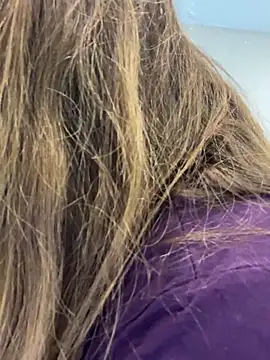 DienkaGreen online show from December 2, 2025, 6:37 am