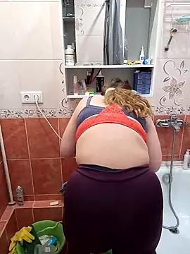 Snapshot of DienkaGreen chatting on December 8, 2024, 3:07 am DienkaGreen online show from December 8, 2024, 3:07 am