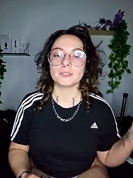 Snapshot of Moxxxie chatting on September 29, 2025, 5:36 am Moxxxie online show from September 29, 2025, 5:36 am