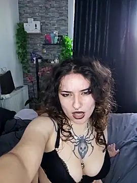 Snapshot of Moxxxie chatting on November 12, 2025, 3:16 pm Moxxxie online show from November 12, 2025, 3:16 pm