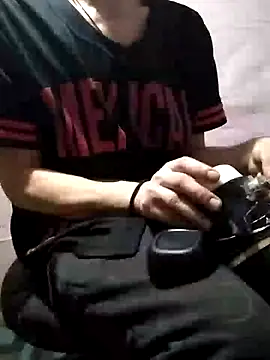 Snapshot of Wero4200 chatting on October 1, 2025, 9:14 am Wero4200 online show from October 1, 2025, 9:14 am