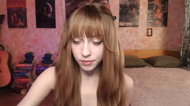 Snapshot of Friendly_Ellie chatting on February 17, 2026, 11:24 pm Friendly Ellie online show from February 17, 2026, 11:24 pm