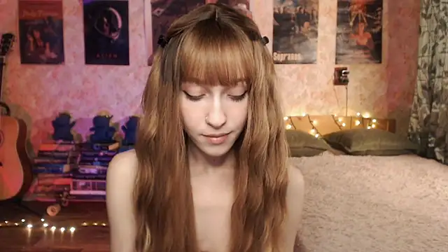 Friendly Ellie online show from December 4, 2024, 1:14 pm
