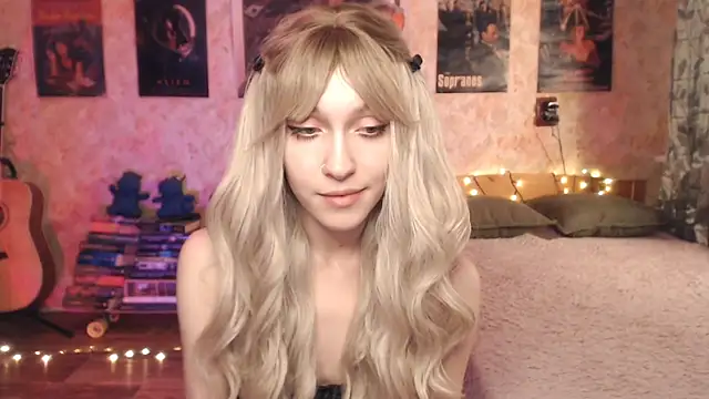 Friendly Ellie online show from January 10, 2025, 4:33 am
