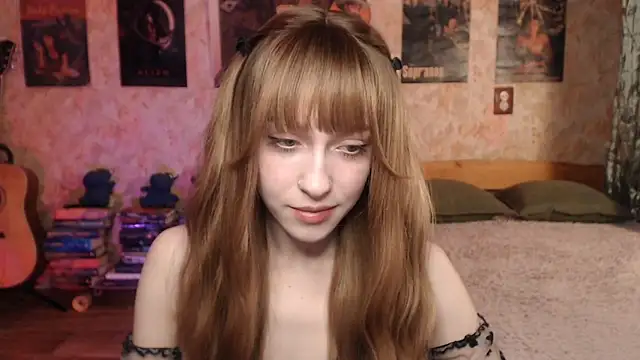 Snapshot of Friendly_Ellie chatting on February 15, 2026, 12:22 am Friendly Ellie online show from February 15, 2026, 12:22 am