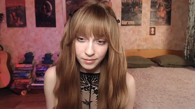 Snapshot of Friendly_Ellie chatting on March 3, 2026, 1:18 pm Friendly Ellie online show from March 3, 2026, 1:18 pm