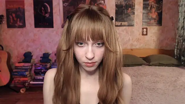 Snapshot of Friendly_Ellie chatting on February 12, 2026, 1:11 pm Friendly Ellie online show from February 12, 2026, 1:11 pm