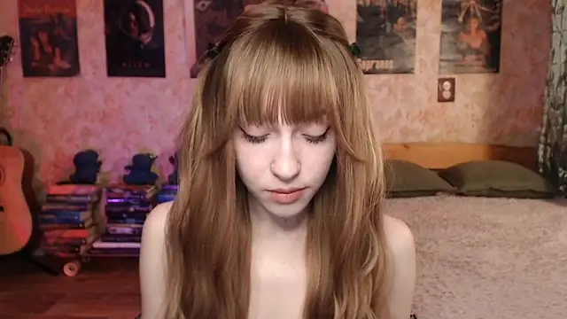 Snapshot of Friendly_Ellie chatting on February 11, 2026, 11:15 pm Friendly Ellie online show from February 11, 2026, 11:15 pm