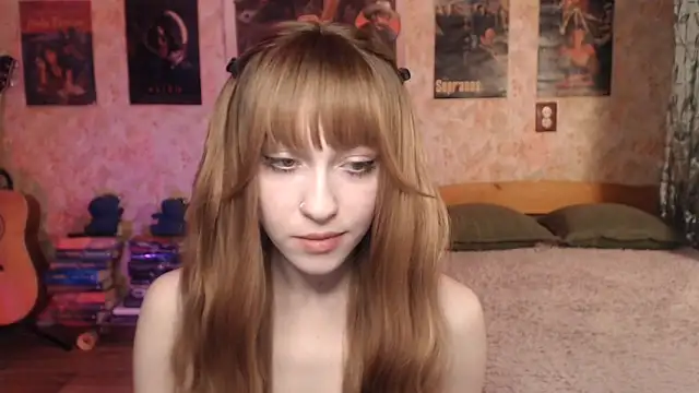 Snapshot of Friendly_Ellie chatting on February 14, 2026, 12:22 am Friendly Ellie online show from February 14, 2026, 12:22 am