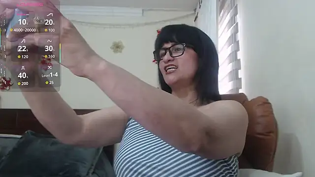 Snapshot of ISABEEL_SOFIA01 chatting on October 7, 2025, 7:15 pm ISABEEL SOFIA01 online show from October 7, 2025, 7:15 pm