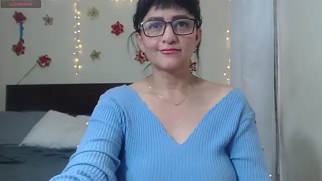 Snapshot of ISABEEL_SOFIA01 chatting on March 7, 2025, 10:32 pm ISABEEL SOFIA01 online show from March 7, 2025, 10:32 pm