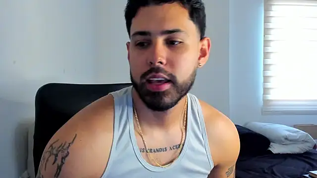 Snapshot of Justyn_Torres chatting on October 15, 2025, 12:24 pm Justyn Torres online show from October 15, 2025, 12:24 pm