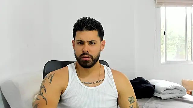 Snapshot of Justyn_Torres chatting on October 22, 2025, 12:04 pm Justyn Torres online show from October 22, 2025, 12:04 pm