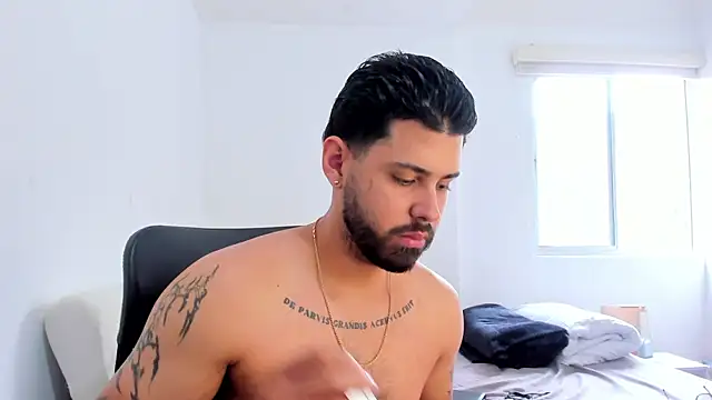 Snapshot of Justyn_Torres chatting on October 23, 2025, 12:59 pm Justyn Torres online show from October 23, 2025, 12:59 pm