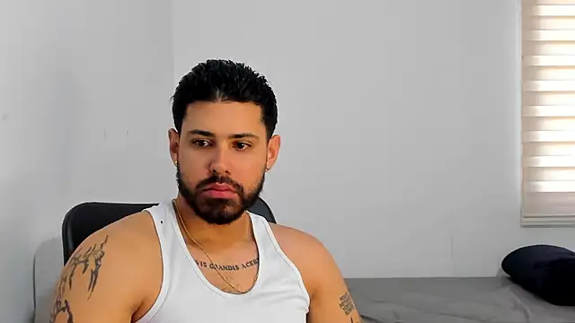 Snapshot of Justyn_Torres chatting on October 24, 2025, 1:54 pm Justyn Torres online show from October 24, 2025, 1:54 pm