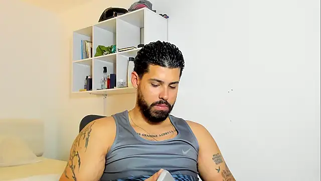 Snapshot of Justyn_Torres chatting on February 12, 2026, 3:01 pm Justyn Torres online show from February 12, 2026, 3:01 pm