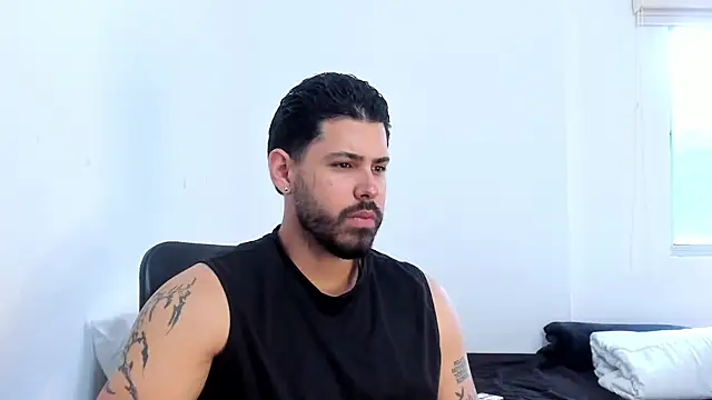 Snapshot of Justyn_Torres chatting on November 25, 2025, 11:54 am Justyn Torres online show from November 25, 2025, 11:54 am