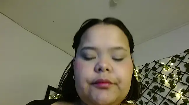 sexychubby    online show from February 25, 2025, 9:42 am