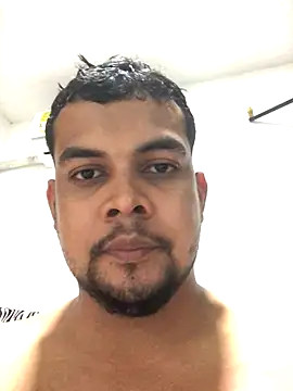 Snapshot of ElsecretodeBruno chatting on November 18, 2025, 12:15 am ElsecretodeBruno online show from November 18, 2025, 12:15 am