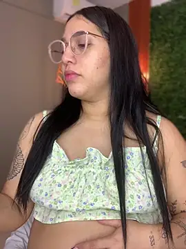 Amandanauty online show from January 2, 2025, 10:55 pm