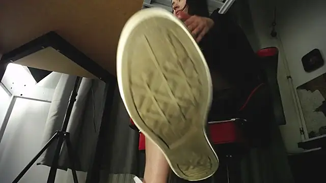 Snapshot of RichMasya- chatting on October 31, 2025, 9:43 pm RichMasya- online show from October 31, 2025, 9:43 pm