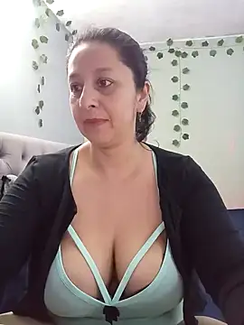 camilalatti online show from December 7, 2024, 12:36 am